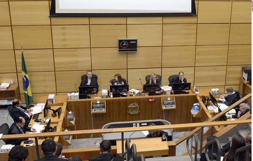 Ministros da Quarta Turma do STJ julgaram processos relativos a questões de família, como obrigação de pensão alimentícia e reconhecimento de paternidade