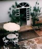 hbraganca1patio.jpg (5857 bytes)